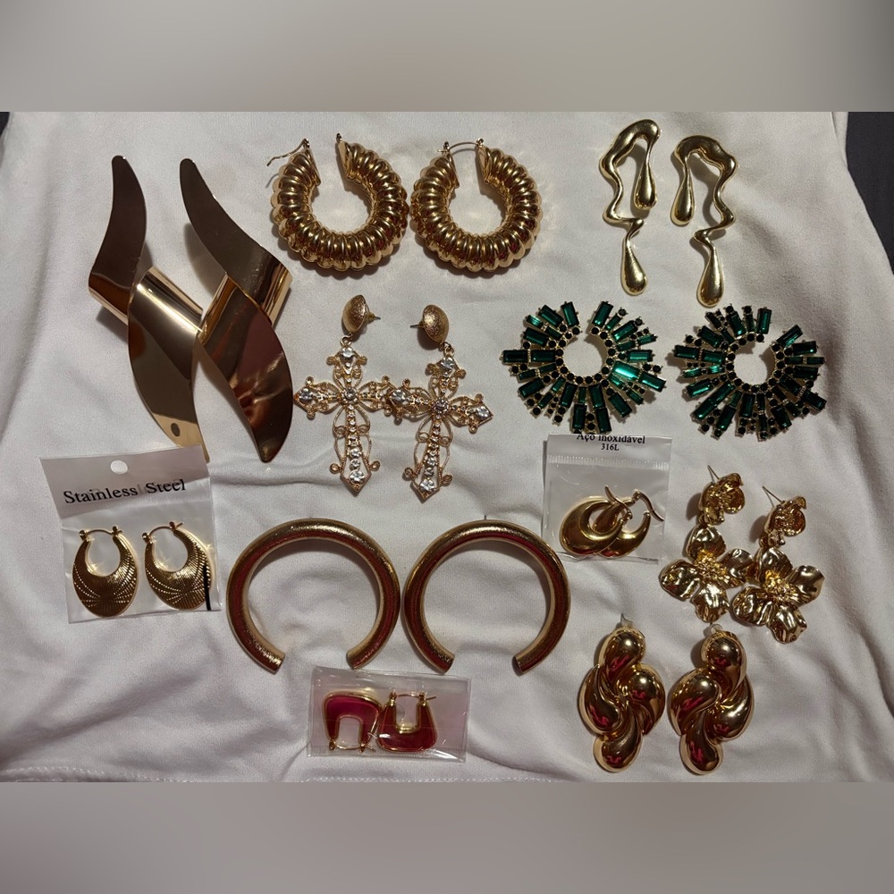 Elegant Gold and Green Earring Collection